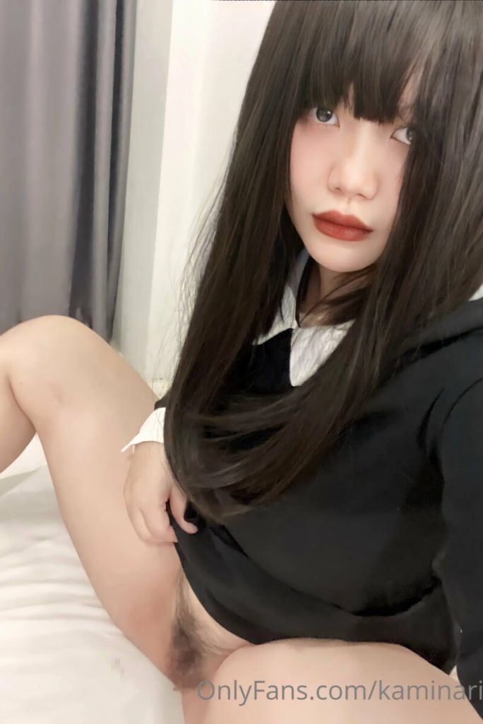 04084843829-684x1024-1