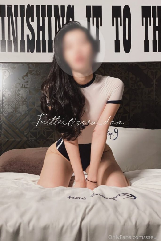06072954366-684x1024-1