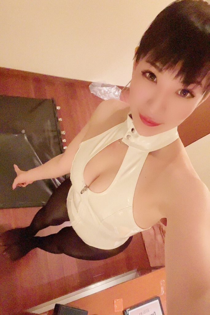 09083340574-684x1024-1