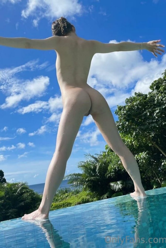 10051005317-684x1024-1