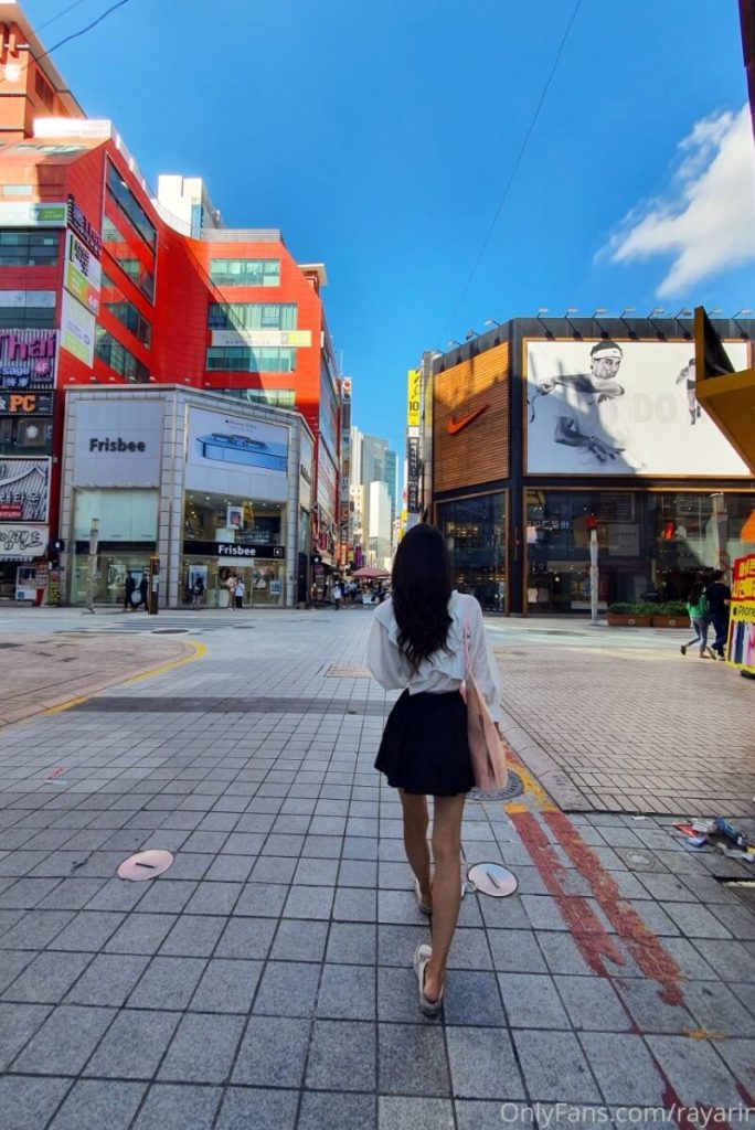 13081518302-684x1024-1