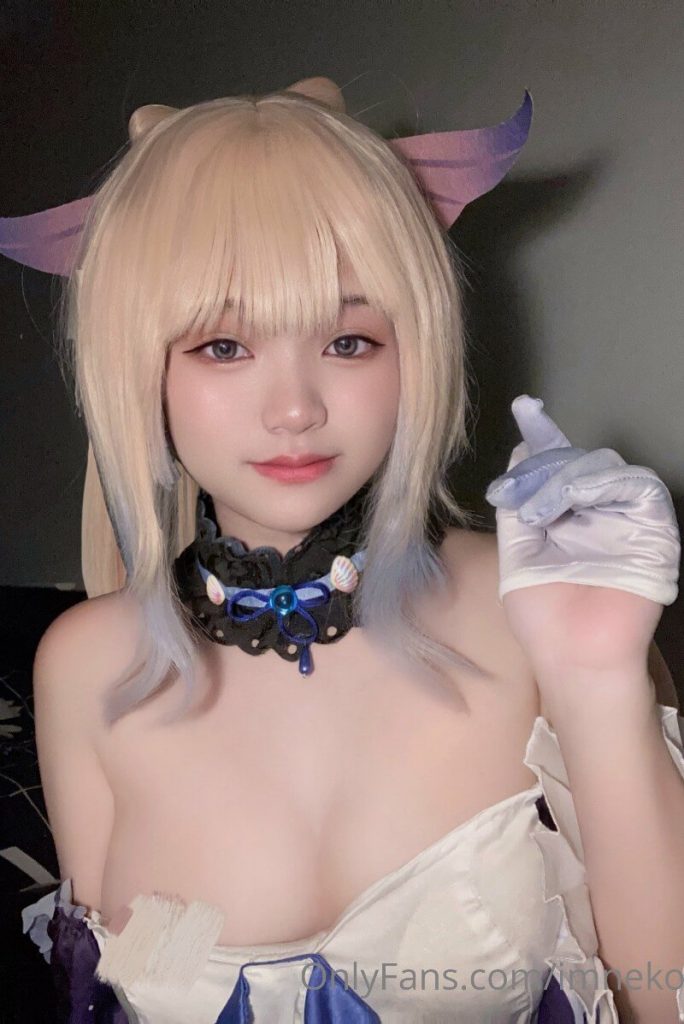 16075416805-684x1024-1