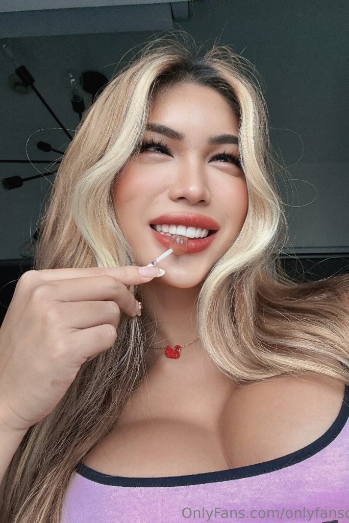17035027143-684x1024-1
