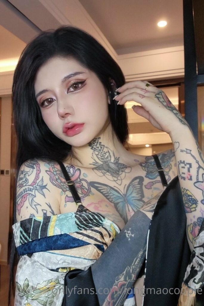 19033758304-684x1024-1