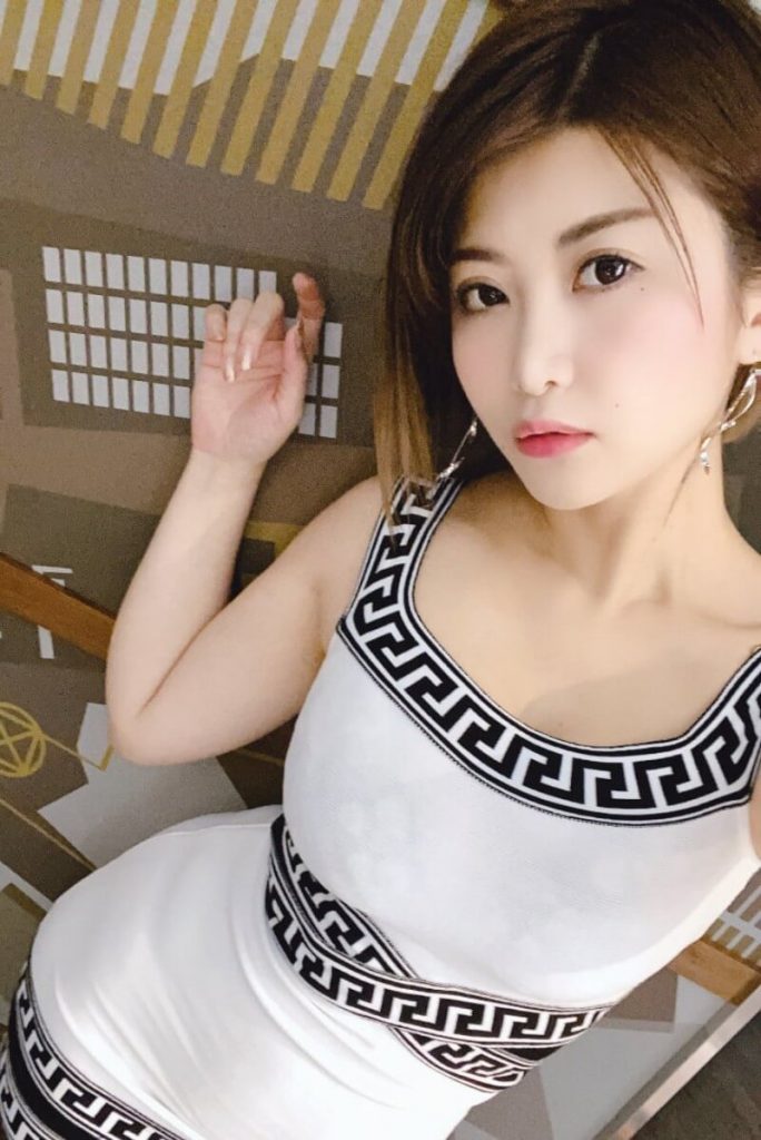 31130743741-684x1024-1